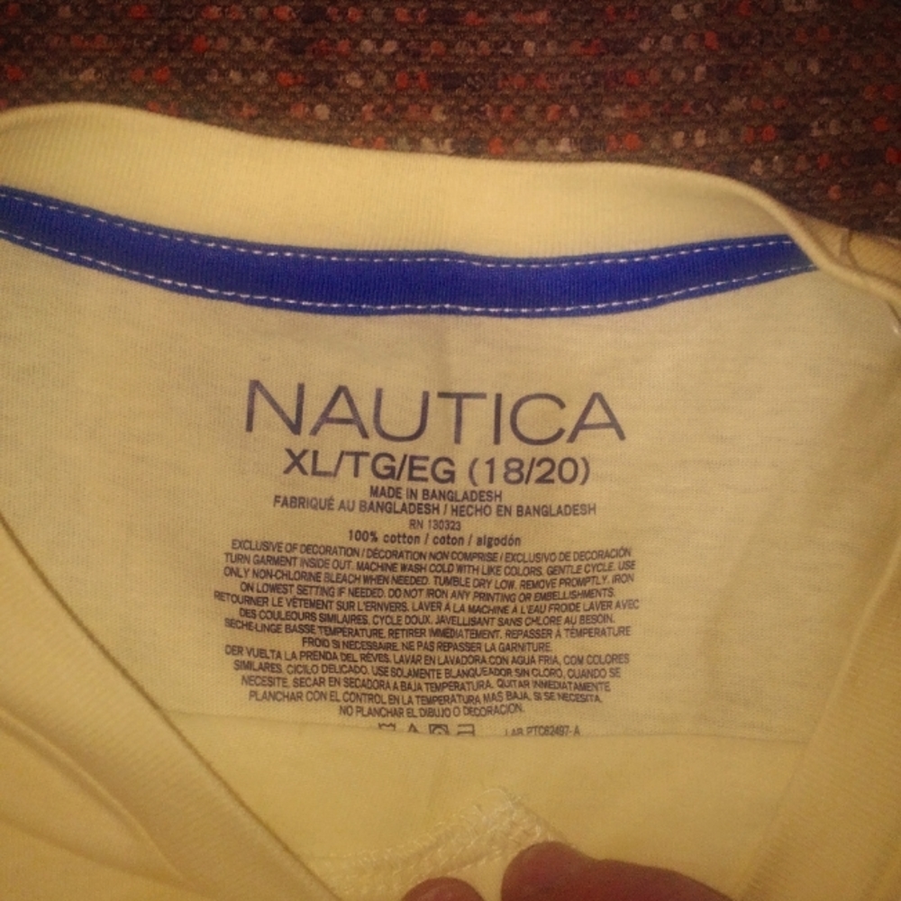 Men's Nautica t shirt